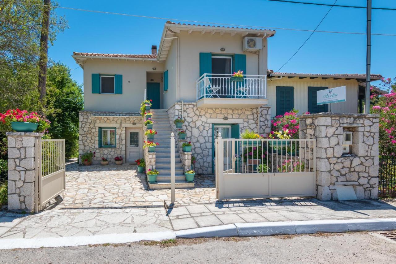 Appartement Avelia Blue à Asprogerakata Extérieur photo