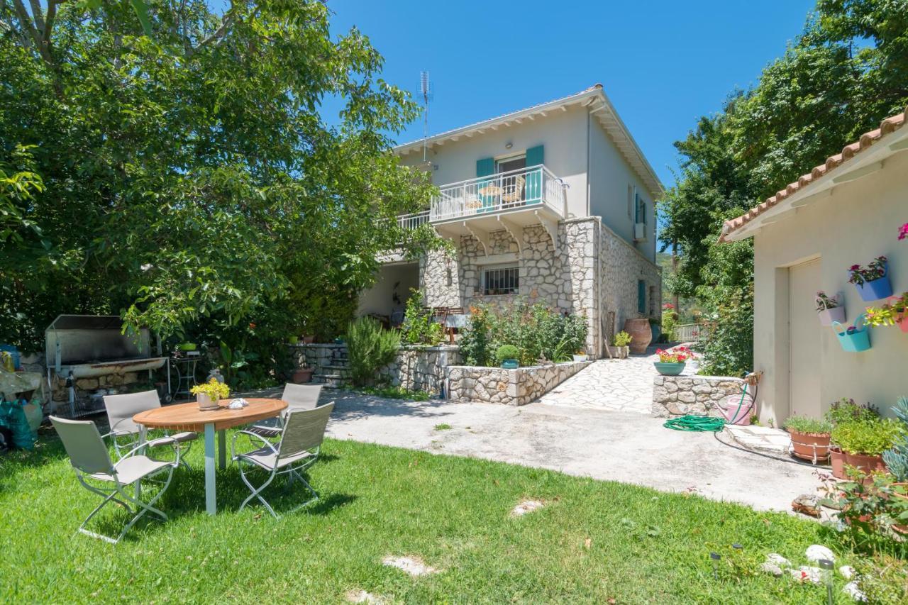 Appartement Avelia Blue à Asprogerakata Extérieur photo