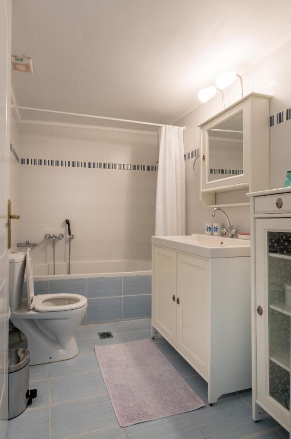 Appartement Avelia Blue à Asprogerakata Extérieur photo