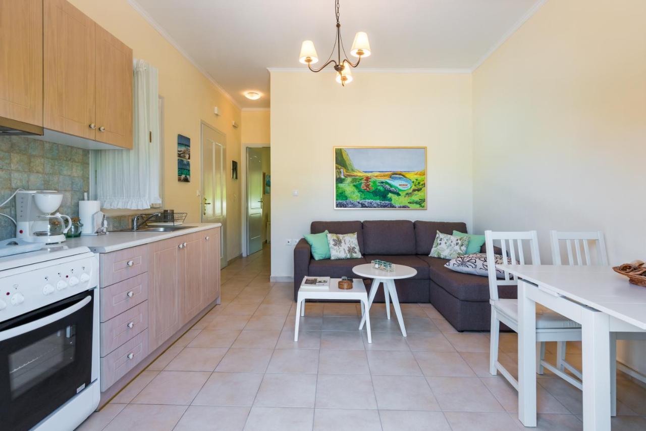 Appartement Avelia Blue à Asprogerakata Extérieur photo