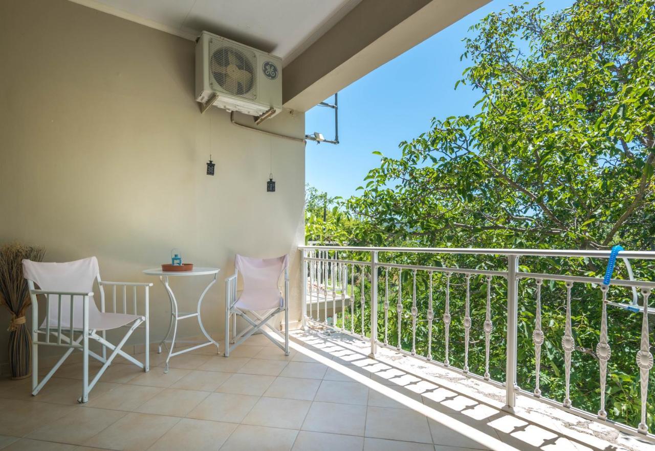 Appartement Avelia Blue à Asprogerakata Extérieur photo